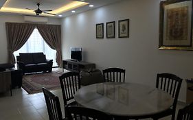Rusnoor Homestay Alami Residensi 2-17-2